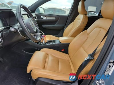 Zdjęcie 7 z 13 samochodu: 2020 VOLVO XC40 T5 INSCRIPTION VIN:YV4162UL6L2251890 - miniatura