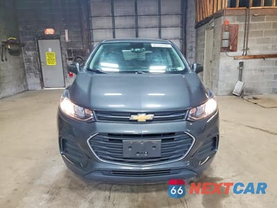 Piąte zdjęcie samochodu w środku: 2019 CHEVROLET TRAX LS VIN:3GNCJKSB2KL403270 - miniatura