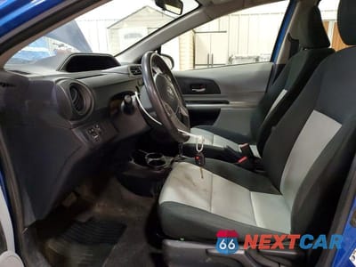 Zdjęcie 7 z 12 samochodu: 2014 TOYOTA PRIUS C TWO VIN:JTDKDTB34E1564340 - miniatura