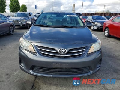 Piąte zdjęcie samochodu w środku: 2013 TOYOTA COROLLA LE VIN:2T1BU4EE7DC952952 - miniatura