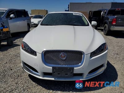 Piąte zdjęcie samochodu w środku: 2015 JAGUAR XF 2.0T PREMIUM VIN:SAJWA0FS8FPU78748 - miniatura