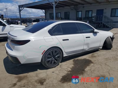 Trzecie zdjęcie samochodu z tyłu: 2024 BMW I7 EDRIVE50 VIN:WBY43EJ05RCS34374 - miniatura