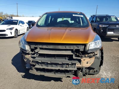 Piąte zdjęcie samochodu w środku: 2016 FORD ESCAPE S VIN:1FMCU0F70GUA53883 - miniatura