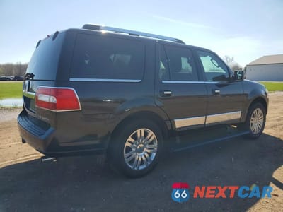 Trzecie zdjęcie samochodu z tyłu: 2013 LINCOLN NAVIGATOR VIN:5LMJJ2J5XDEL05045 - miniatura