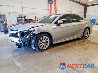 2022 TOYOTA CAMRY LE 4T1C11AK2NU632249 - główne zdjęcie licytacji z USA - miniatura