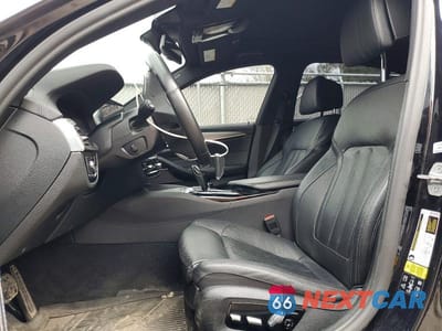 Zdjęcie 7 z 12 samochodu: 2020 BMW M550XI VIN:WBAJS7C00LCE67134 - miniatura
