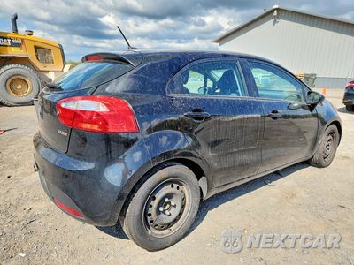 Trzecie zdjęcie samochodu z tyłu: 2013 KIA RIO 5-DOOR EX VIN:KNADN5A38D6167859 - miniatura