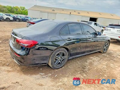 Trzecie zdjęcie samochodu z tyłu: 2021 MERCEDES-BENZ E 350 4MATIC VIN:W1KZF8EB9MA933433 - miniatura