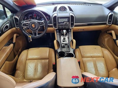 Zdjęcie 8 z 12 samochodu: 2016 PORSCHE CAYENNE VIN:WP1AA2A23GLA00885 - miniatura