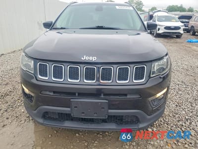 Piąte zdjęcie samochodu w środku: 2017 JEEP COMPASS LATITUDE VIN:3C4NJDBB4HT660789 - miniatura