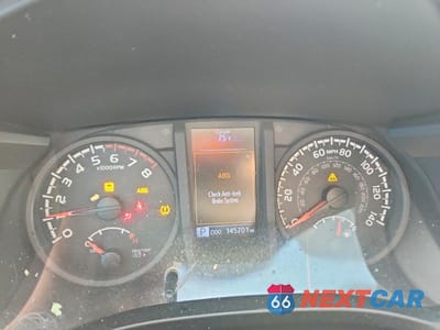Zdjęcie 9 z 11 samochodu: 2019 TOYOTA TACOMA SR VIN:5TFSX5EN7KX068330 - miniatura