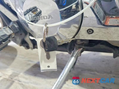 Zdjęcie 8 z 9 samochodu: 2006 HONDA VTX1300 C VIN:1HFSC55016A215000 - miniatura