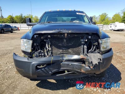 Piąte zdjęcie samochodu w środku: 2016 RAM 2500 ST VIN:3C6UR5HLXGG370064 - miniatura