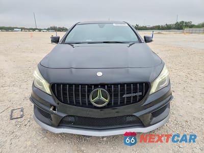 Piąte zdjęcie samochodu w środku: 2015 MERCEDES-BENZ CLA 45 AMG VIN:WDDSJ5CB2FN212447 - miniatura