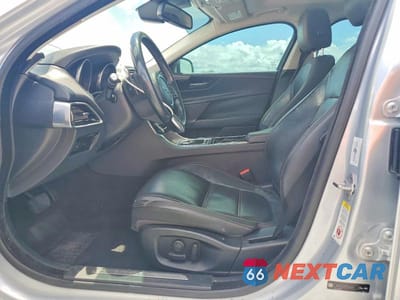 Zdjęcie 7 z 12 samochodu: 2017 JAGUAR XE PRESTIGE VIN:SAJAE4BGXHA965317 - miniatura