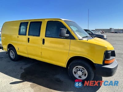 Czwarte zdjęcie samochodu z boku: 2007 CHEVROLET EXPRESS 2500 UTILITY / SERVICE VAN VIN:1GCGG25VX71105868 - miniatura