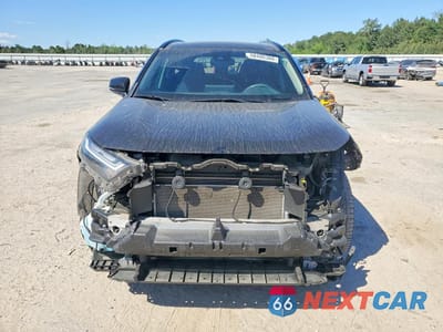 Piąte zdjęcie samochodu w środku: 2023 TOYOTA RAV4 XLE VIN:JTMW1RFV0PD098349 - miniatura