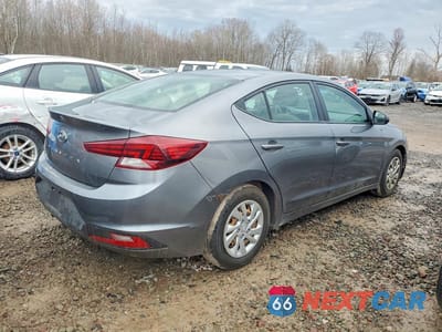 Trzecie zdjęcie samochodu z tyłu: 2019 HYUNDAI ELANTRA SE VIN:5NPD74LF1KH492936 - miniatura