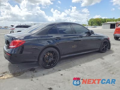 Trzecie zdjęcie samochodu z tyłu: 2018 MERCEDES-BENZ E 300 VIN:WDDZF4JB9JA375738 - miniatura