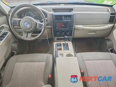 Zdjęcie 8 z 13 samochodu: 2012 JEEP LIBERTY SPORT VIN:1C4PJMAK7CW144097 - miniatura