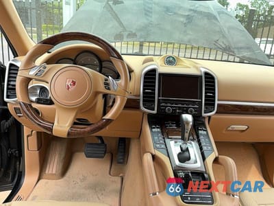 Zdjęcie 9 z 10 samochodu: 2013 PORSCHE CAYENNE VIN:WP1AF2A25DLA33125 - miniatura