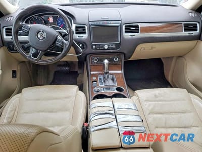 Zdjęcie 8 z 12 samochodu: 2016 VOLKSWAGEN TOUAREG SPORT VIN:WVGEF9BP6GD012879 - miniatura