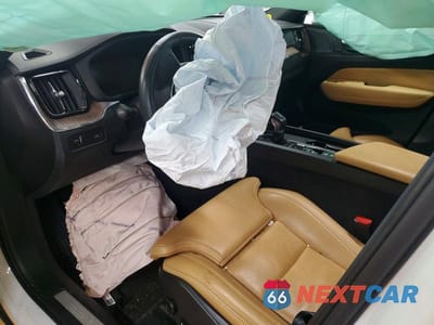 Zdjęcie 8 z 13 samochodu: 2021 VOLVO XC60 T5 INSCRIPTION VIN:YV4102RL1M1886372 - miniatura