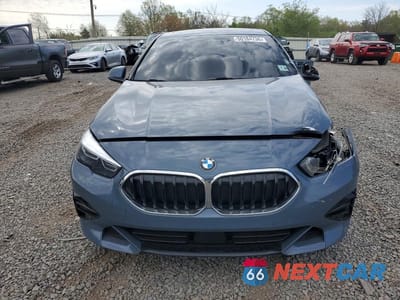 Piąte zdjęcie samochodu w środku: 2023 BMW 228XI VIN:WBA73AK01P7M28067 - miniatura