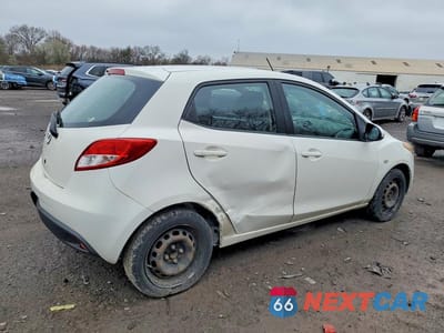 Trzecie zdjęcie samochodu z tyłu: 2014 MAZDA MAZDA2 SPORT VIN:JM1DE1KY0E0187775 - miniatura