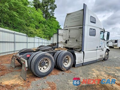 Czwarte zdjęcie samochodu z boku: 2025 VOLVO VNL SEMI TRUCK VIN:4V4NC9EH8SN683088 - miniatura