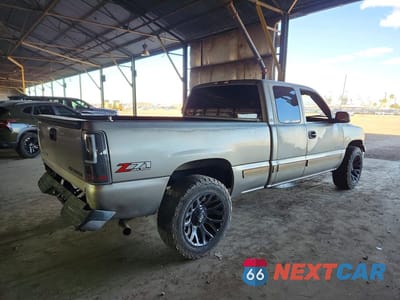 Trzecie zdjęcie samochodu z tyłu: 2001 CHEVROLET SILVERADO VIN:1GCEK19T71E105190 - miniatura