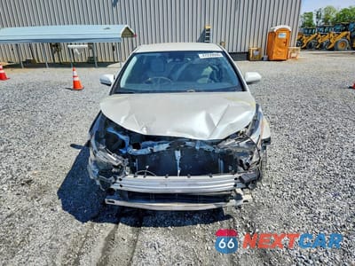 Piąte zdjęcie samochodu w środku: 2017 TOYOTA PRIUS TWO ECO VIN:JTDKARFUXH3533066 - miniatura