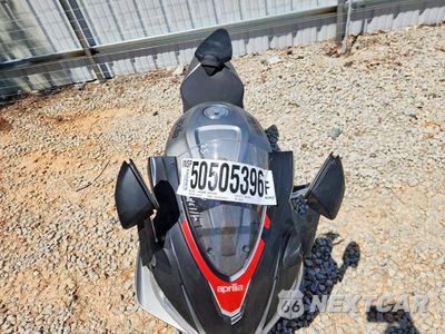 Piąte zdjęcie samochodu w środku: 2024 APRILIA RSV4 1100 VIN:ZD4KYUA06RS000954 - miniatura