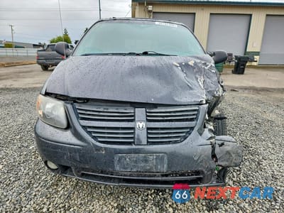 Piąte zdjęcie samochodu w środku: 2005 DODGE GRAND CARAVAN SXT VIN:2D8GP44L45R160242 - miniatura