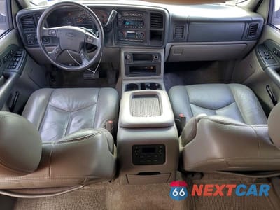 Zdjęcie 8 z 13 samochodu: 2003 CHEVROLET SUBURBAN K1500 VIN:3GNFK16Z63G199921 - miniatura
