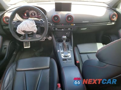 Zdjęcie 8 z 12 samochodu: 2019 AUDI RS3 VIN:WUABWGFF9KA905591 - miniatura