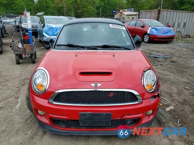 Piąte zdjęcie samochodu w środku: 2013 MINI COOPER COUPE S VIN:WMWSX3C51DT409056 - miniatura