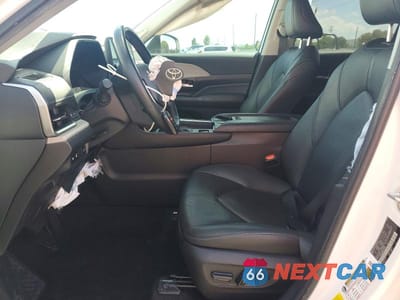Zdjęcie 7 z 12 samochodu: 2024 TOYOTA GRAND HIGHLANDER LIMITED VIN:5TDAAAB58RS013007 - miniatura