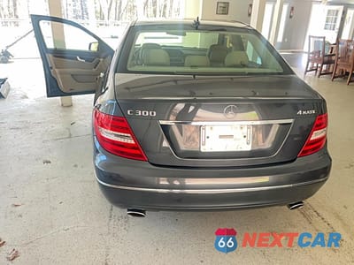 Trzecie zdjęcie samochodu z tyłu: 2014 MERCEDES-BENZ C 300 4MATIC VIN:WDDGF8AB0ER307009 - miniatura