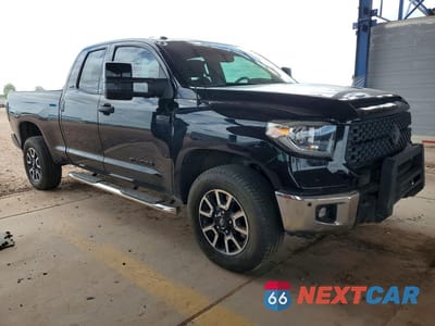 Czwarte zdjęcie samochodu z boku: 2018 TOYOTA TUNDRA SR5 VIN:5TFUY5F11JX718463 - miniatura