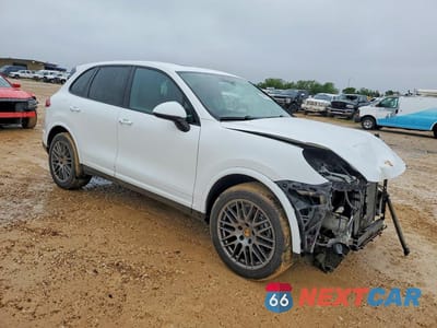 Czwarte zdjęcie samochodu z boku: 2018 PORSCHE CAYENNE VIN:WP1AA2A26JKA02367 - miniatura