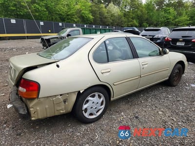Trzecie zdjęcie samochodu z tyłu: 1999 NISSAN ALTIMA XE VIN:1N4DL01D3XC240104 - miniatura