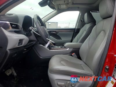 Zdjęcie 7 z 13 samochodu: 2021 TOYOTA HIGHLANDER LIMITED VIN:5TDDZRBHXMS156306 - miniatura
