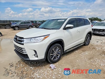 2017 TOYOTA HIGHLANDER XLE 5TDKZRFH4HS517133 - główne zdjęcie licytacji z USA - miniatura