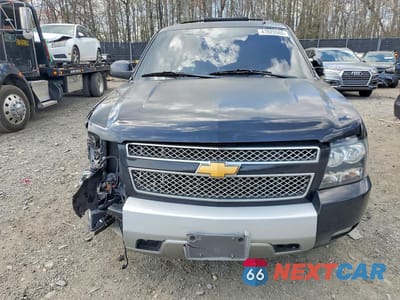Piąte zdjęcie samochodu w środku: 2014 CHEVROLET SUBURBAN K1500 LT VIN:1GNSKJE71ER155214 - miniatura