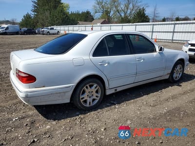 Trzecie zdjęcie samochodu z tyłu: 2000 MERCEDES-BENZ E 320 VIN:WDBJF65J8YA971162 - miniatura