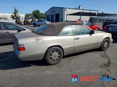 Trzecie zdjęcie samochodu z tyłu: 1995 MERCEDES-BENZ E 320 VIN:WDBEA66E9SC176974 - miniatura