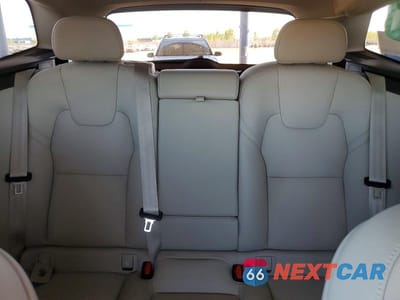 Zdjęcie 10 z 13 samochodu: 2024 VOLVO XC60 VIN:YV4H60DL4R1763178 - miniatura