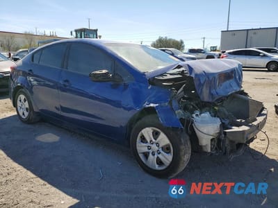 Czwarte zdjęcie samochodu z boku: 2017 KIA FORTE LX VIN:3KPFL4A7XHE099367 - miniatura