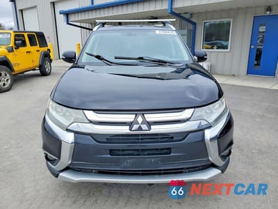 Piąte zdjęcie samochodu w środku: 2017 MITSUBISHI OUTLANDER SE VIN:JA4AZ3A34HZ029801 - miniatura